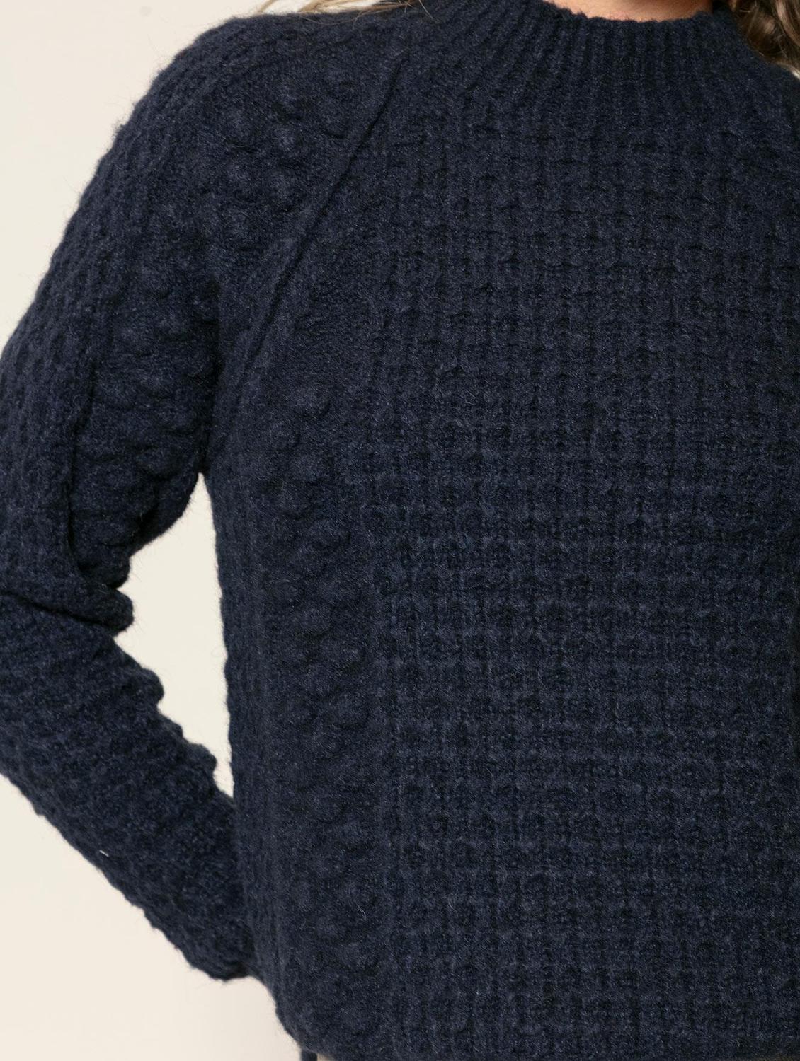 Blusa em ponto detalhado com cava raglan Biamar