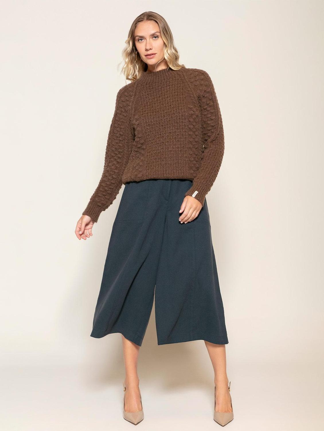 Blusa em ponto detalhado com cava raglan Biamar