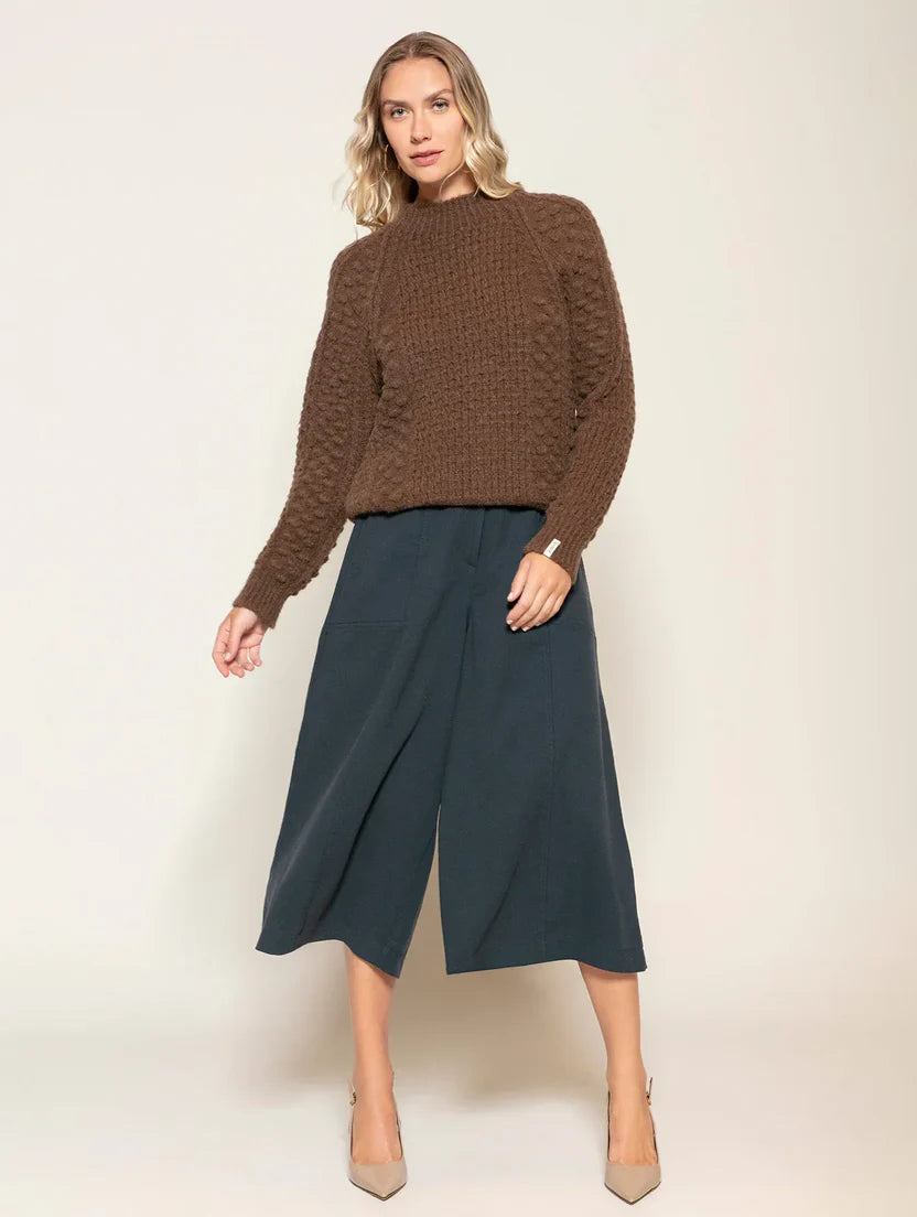 Blusa em ponto detalhado com cava raglan Biamar