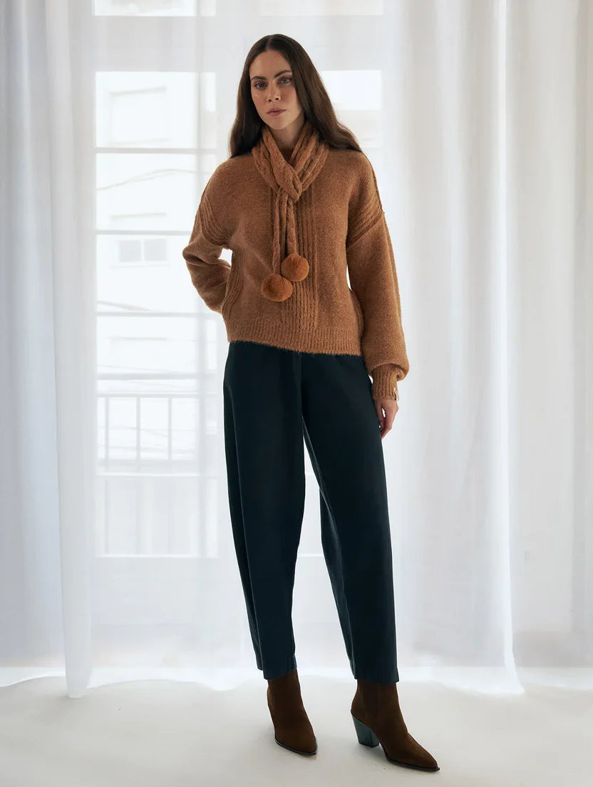 Blusa com gola removível em tranças e pompom Biamar