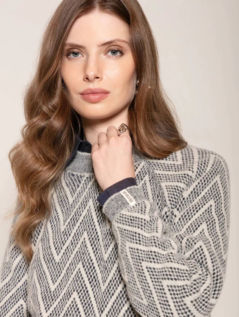 Blusa com padronagem geométrica e mangas de cava raglan Biamar