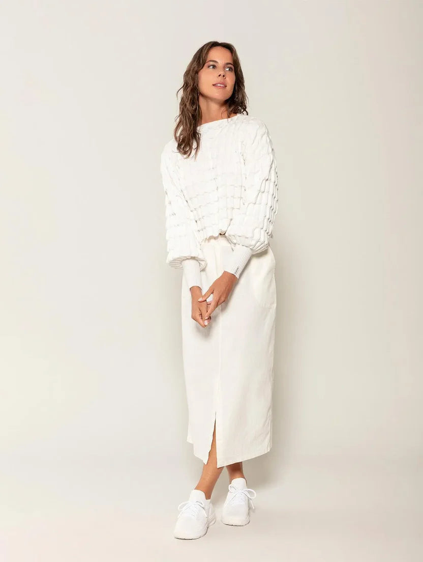 Blusa mullet em ponto laka com gola canoa e mangas de cava quadrada Biamar